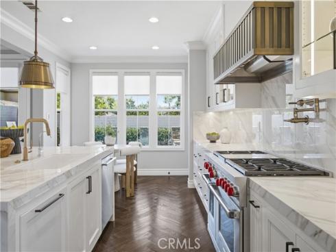 8 N Bayleaf , Irvine, CA
