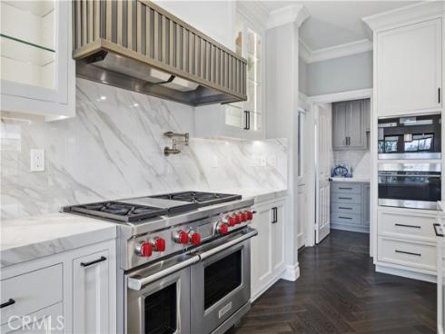 8 N Bayleaf , Irvine, CA