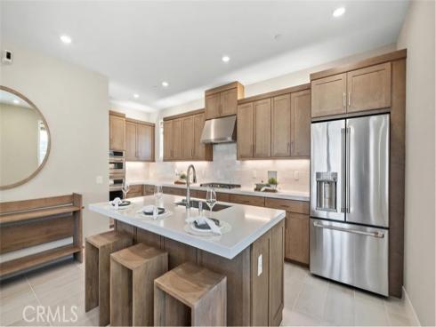 825  Sonia  , Irvine, CA