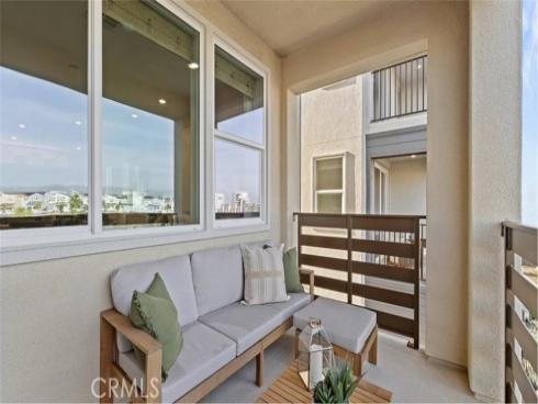 825  Sonia  , Irvine, CA