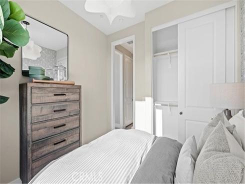 825  Sonia  , Irvine, CA