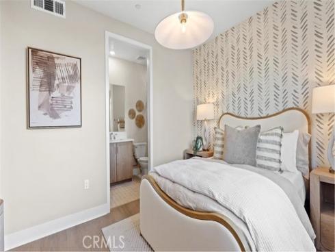 825  Sonia  , Irvine, CA