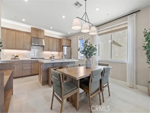 825  Sonia  , Irvine, CA