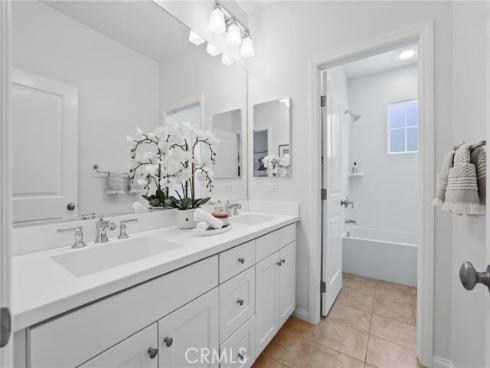 118 Chestnut Grove, Irvine, CA