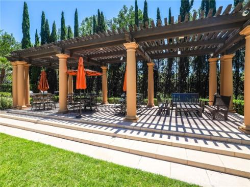 118 Chestnut Grove, Irvine, CA