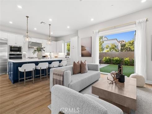 151 Crossover , Irvine, CA