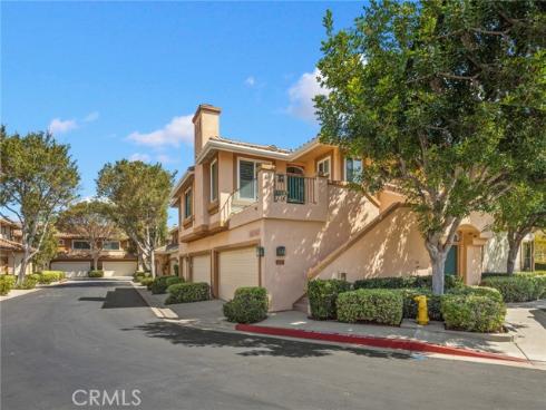 3407 Ladrillo Aisle