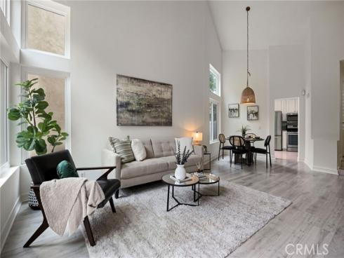 35 Del Perlatto , Irvine, CA