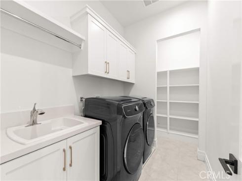 234 Coal Mine , Irvine, CA