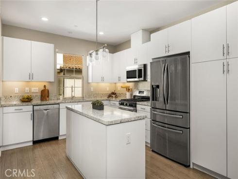 111  Tallowood  , Irvine, CA