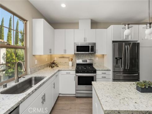 111  Tallowood  , Irvine, CA
