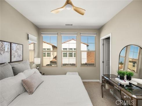 111  Tallowood  , Irvine, CA
