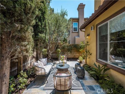 6  Thorn Hill  , Irvine, CA