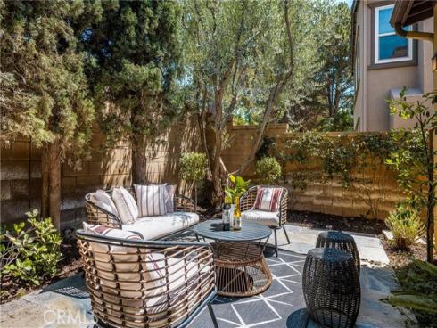 6  Thorn Hill  , Irvine, CA