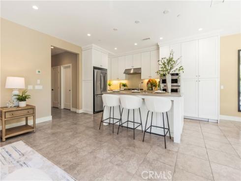125 Della , Irvine, CA