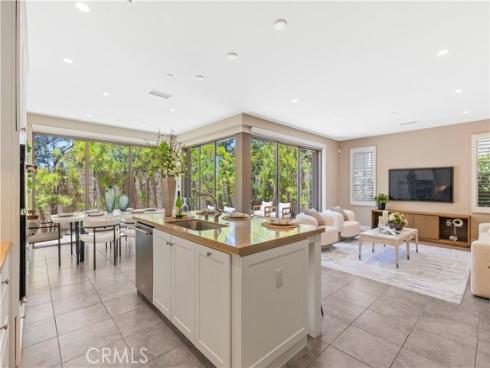 125 Della , Irvine, CA