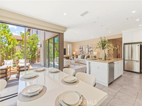 125 Della , Irvine, CA