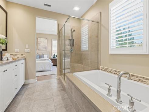 125 Della , Irvine, CA