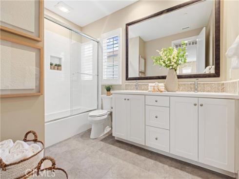 125 Della , Irvine, CA