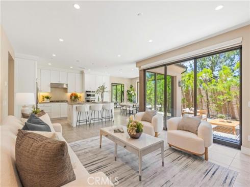 125 Della , Irvine, CA