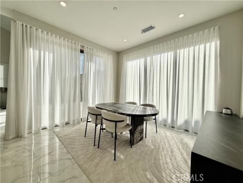 207 Coal Mine , Irvine, CA