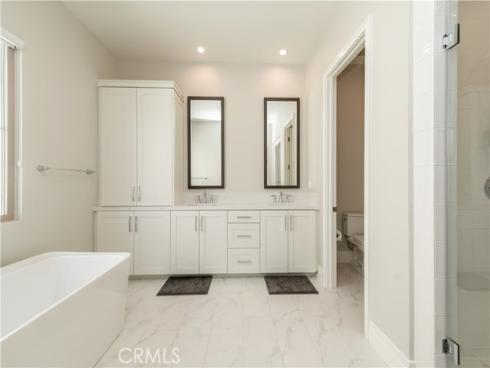207 Coal Mine , Irvine, CA