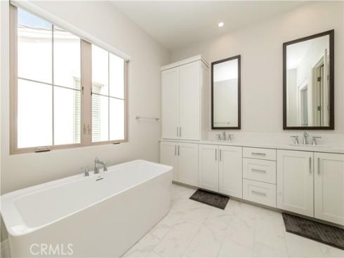207 Coal Mine , Irvine, CA