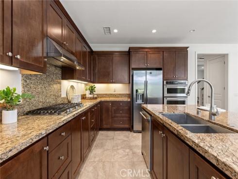 121 Mangrove Banks , Irvine, CA