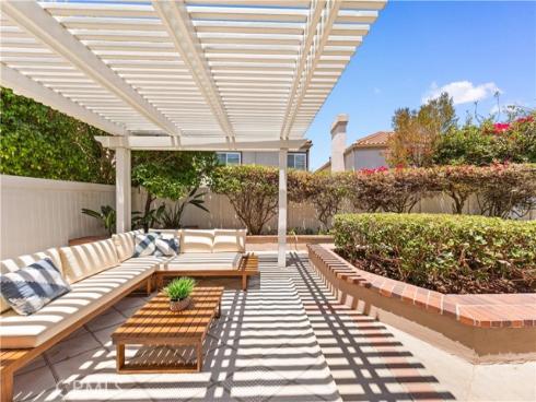 9  Terraza  , Irvine, CA