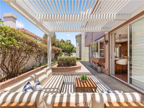 9  Terraza  , Irvine, CA