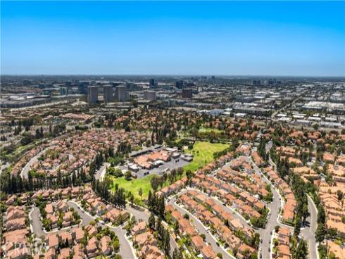 9  Terraza  , Irvine, CA