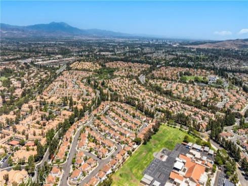 9  Terraza  , Irvine, CA