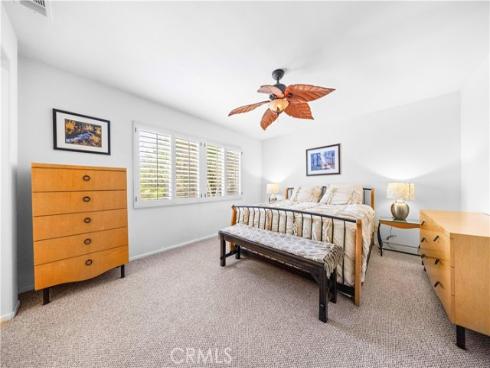 26  Appleglen  , Irvine, CA