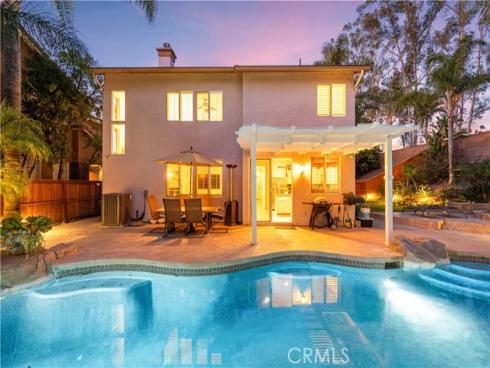 26  Appleglen  , Irvine, CA
