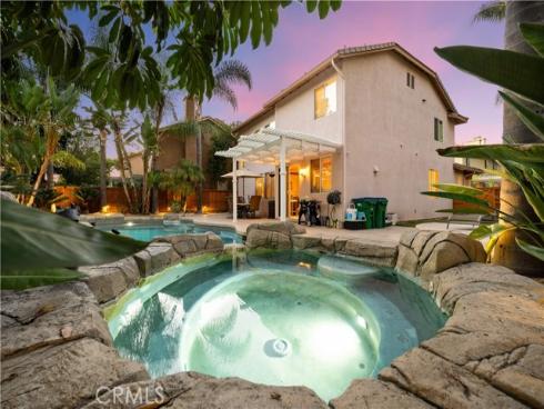 26  Appleglen  , Irvine, CA