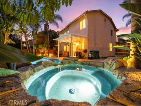 26  Appleglen  , Irvine, CA