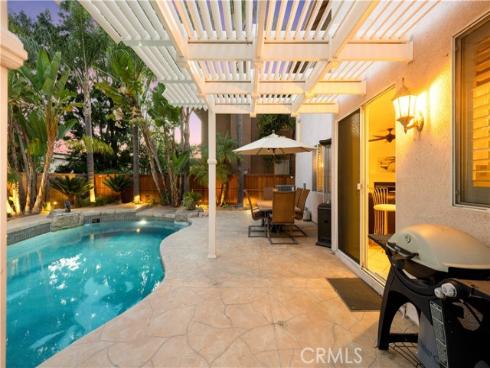 26  Appleglen  , Irvine, CA