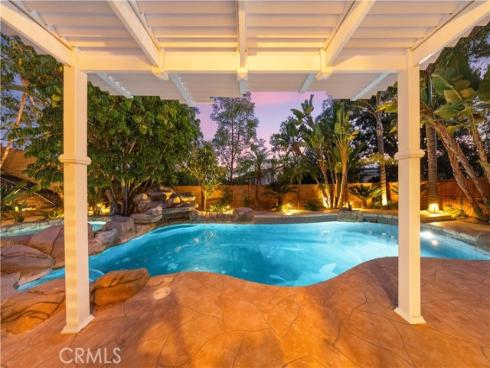 26  Appleglen  , Irvine, CA