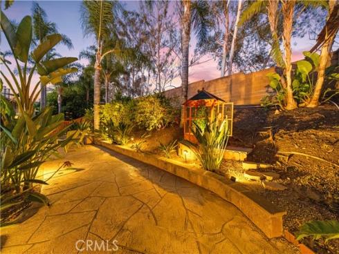 26  Appleglen  , Irvine, CA