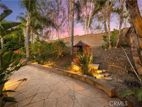 26  Appleglen  , Irvine, CA