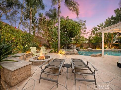 26  Appleglen  , Irvine, CA