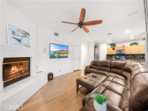 26  Appleglen  , Irvine, CA
