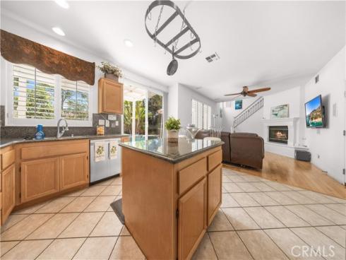 26  Appleglen  , Irvine, CA