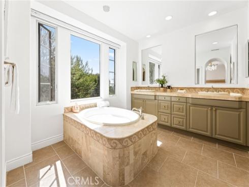 21  Rose Trellis  , Irvine, CA