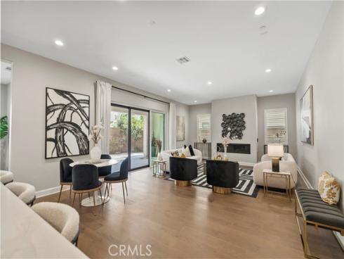 370 Sawbuck , Irvine, CA