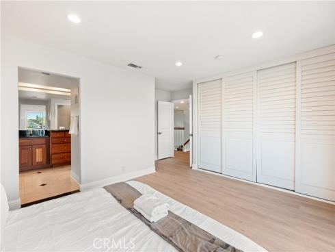25  Lakeview  60 , Irvine, CA