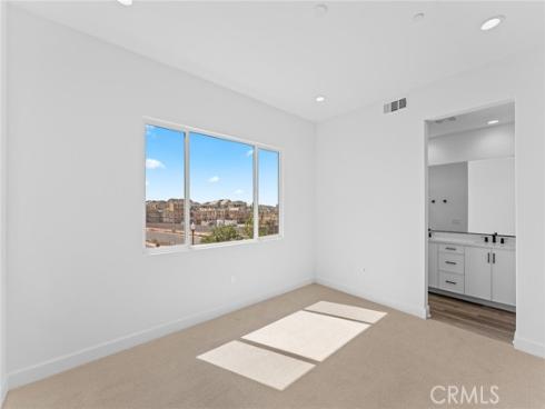 105 Moody , Irvine, CA