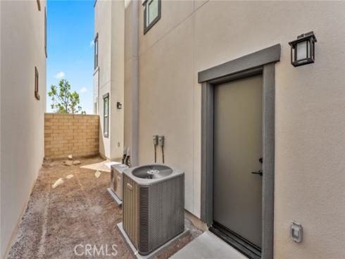 105  Moody  , Irvine, CA