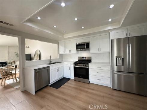 11  Beechwood  , Irvine, CA