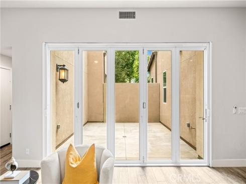 220  Follyhatch  , Irvine, CA